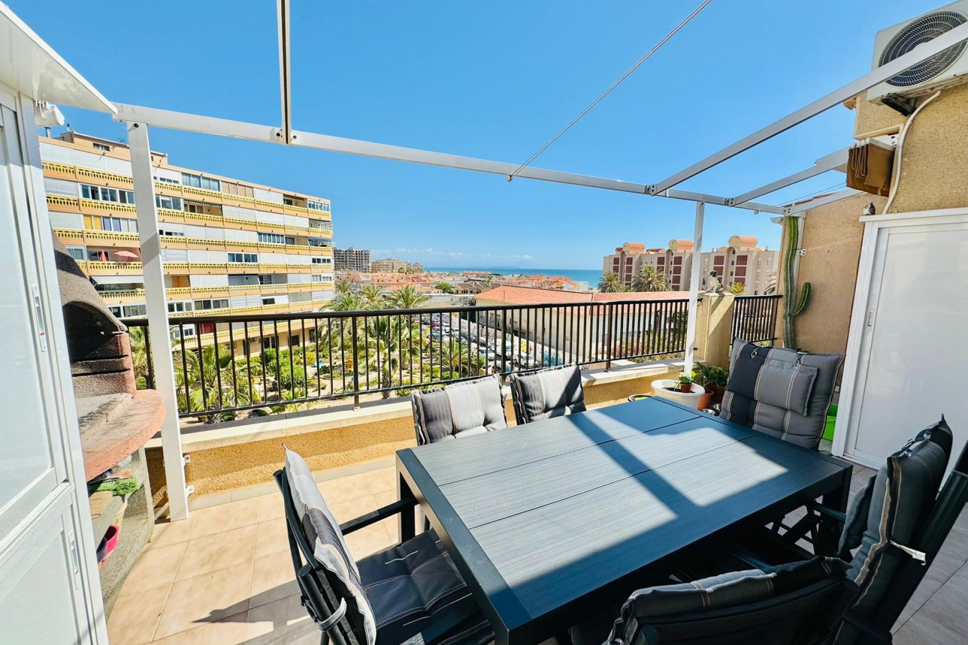 Återförsäljning - Apartment -
Torrevieja - Costa Blanca