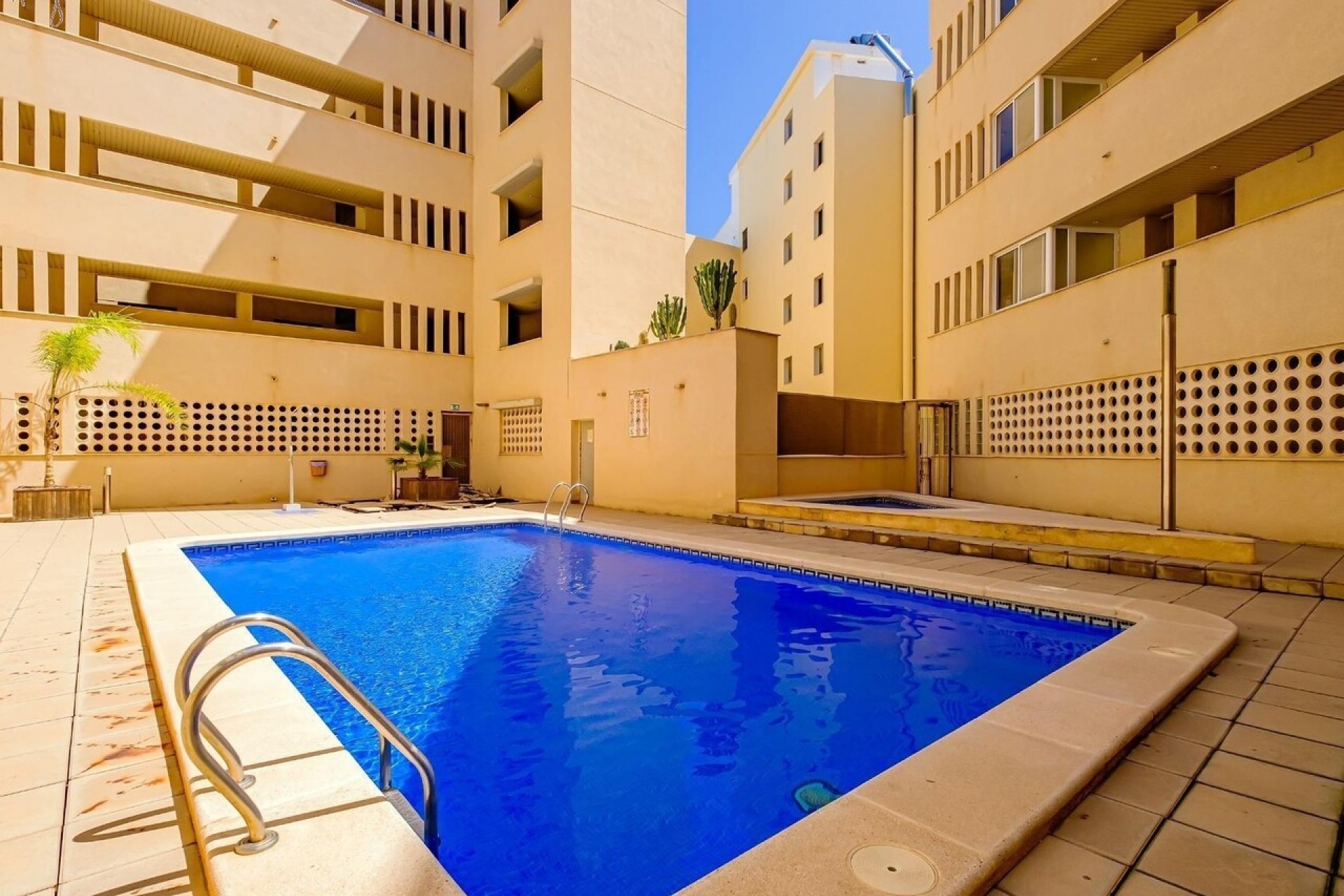 Återförsäljning - Apartment -
Torrevieja - Costa Blanca