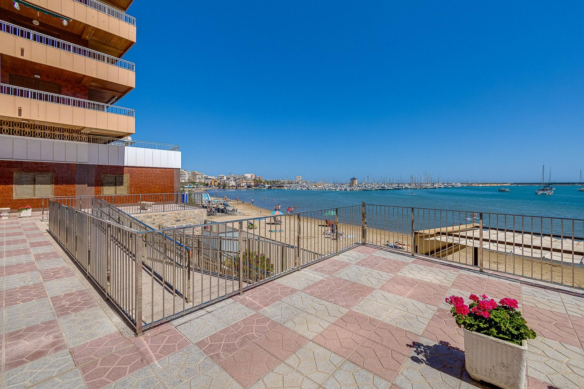 Återförsäljning - Apartment -
Torrevieja - Costa Blanca