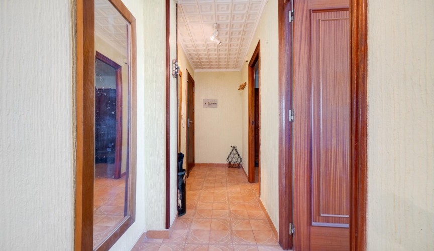 Återförsäljning - Apartment -
Torrevieja - Costa Blanca