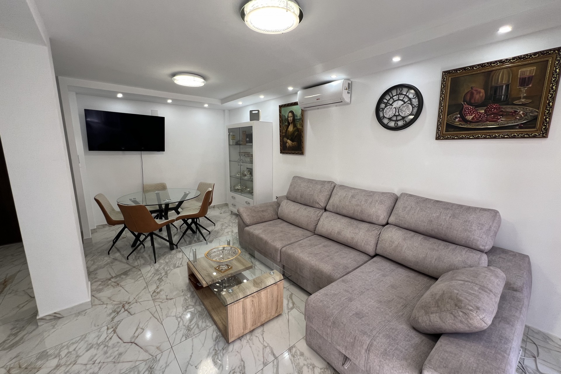 Återförsäljning - Apartment -
Torrevieja - Costa Blanca