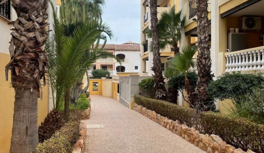 Återförsäljning - Apartment -
Torrevieja - Costa Blanca