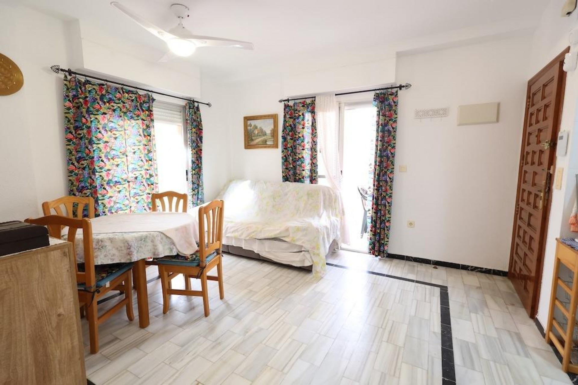 Återförsäljning - Apartment -
Torrevieja - Costa Blanca