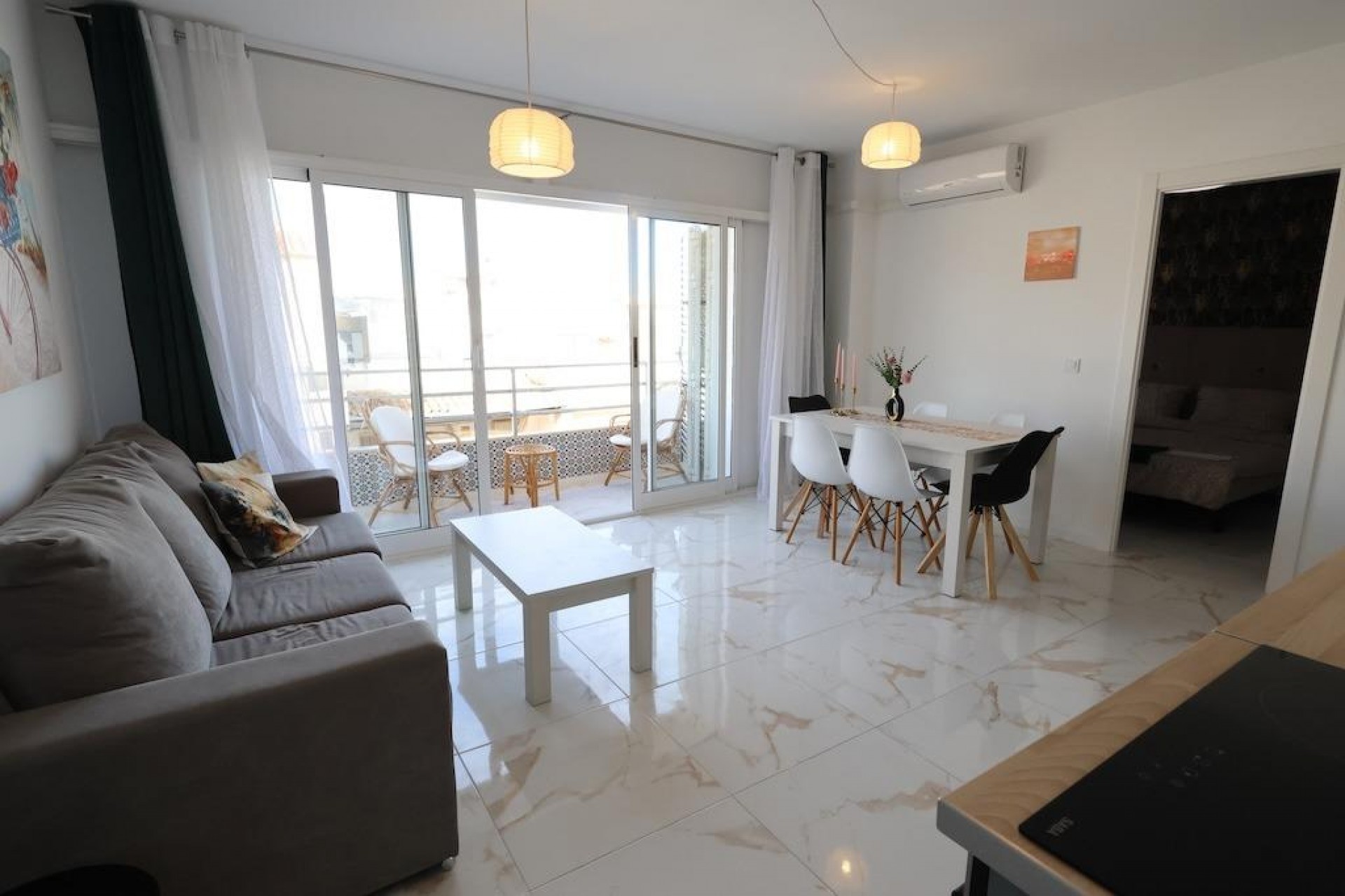 Återförsäljning - Apartment -
Torrevieja - Costa Blanca