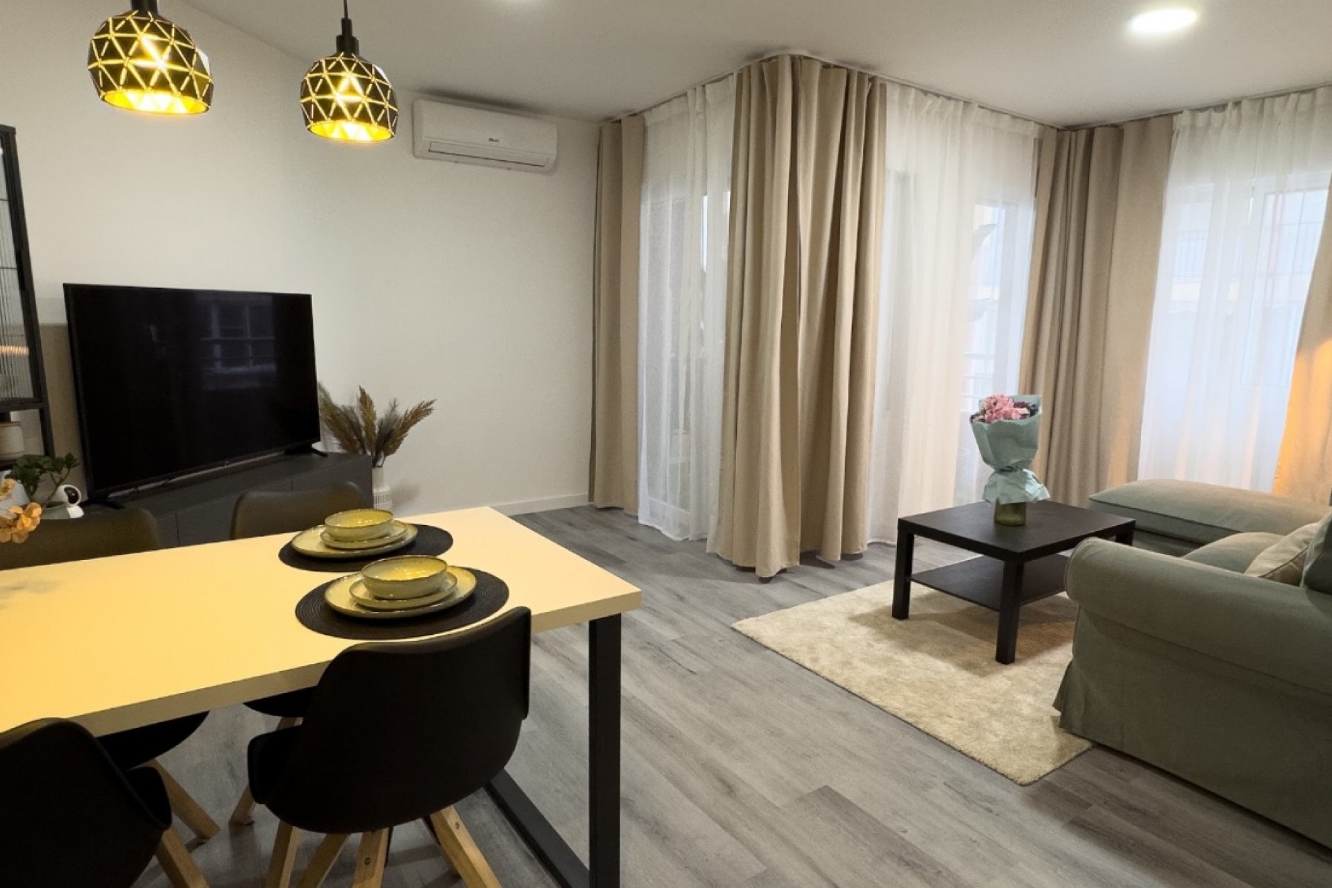 Återförsäljning - Apartment -
Torrevieja - Costa Blanca