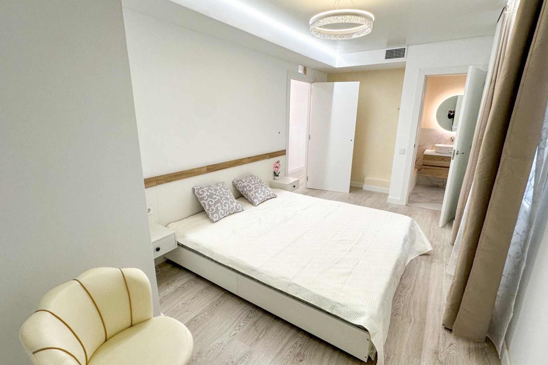 Återförsäljning - Apartment -
Torrevieja - Costa Blanca