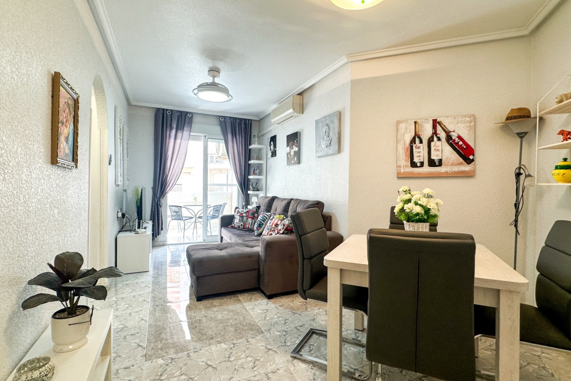 Återförsäljning - Apartment -
Torrevieja - Costa Blanca