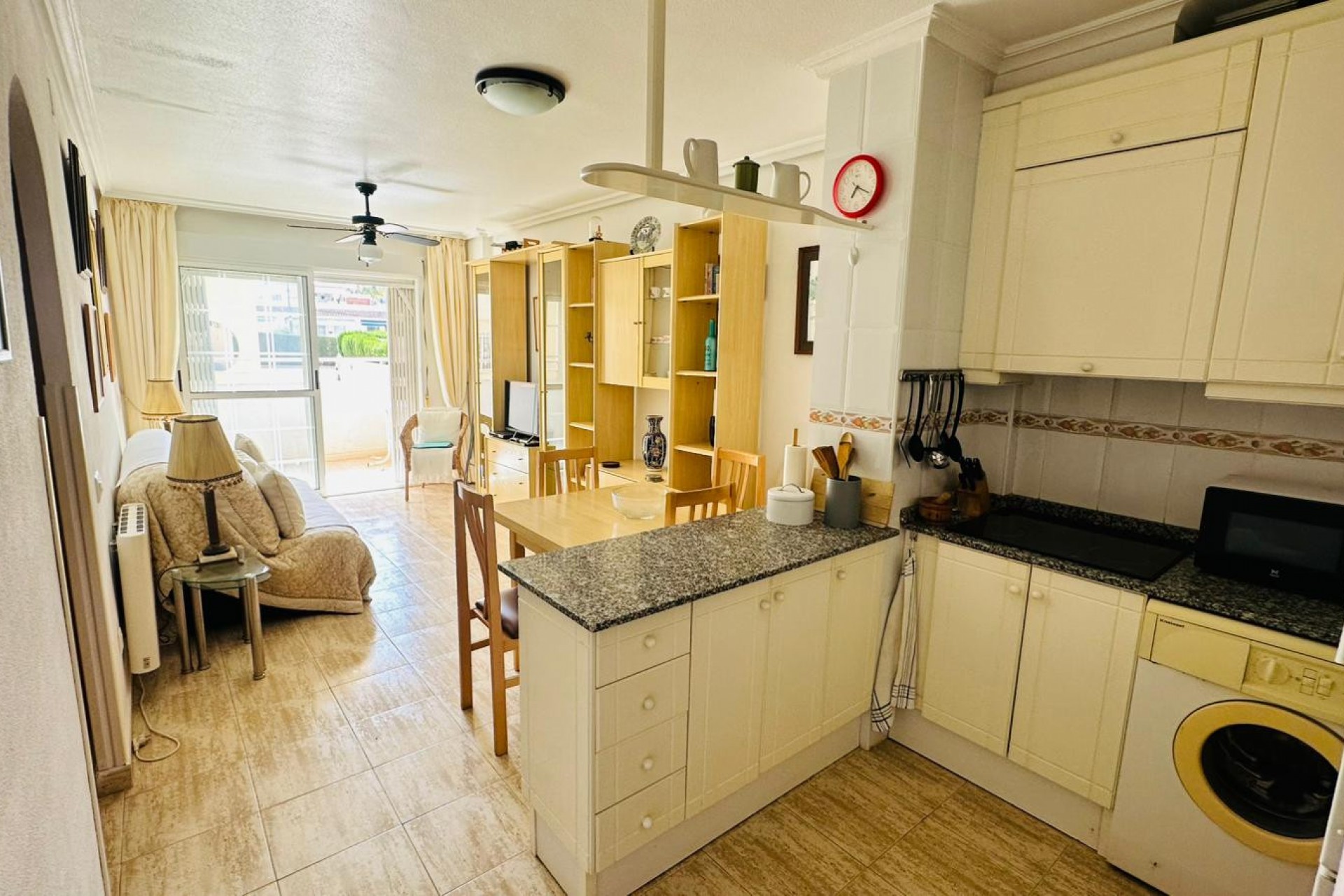 Återförsäljning - Apartment -
Torrevieja - Costa Blanca