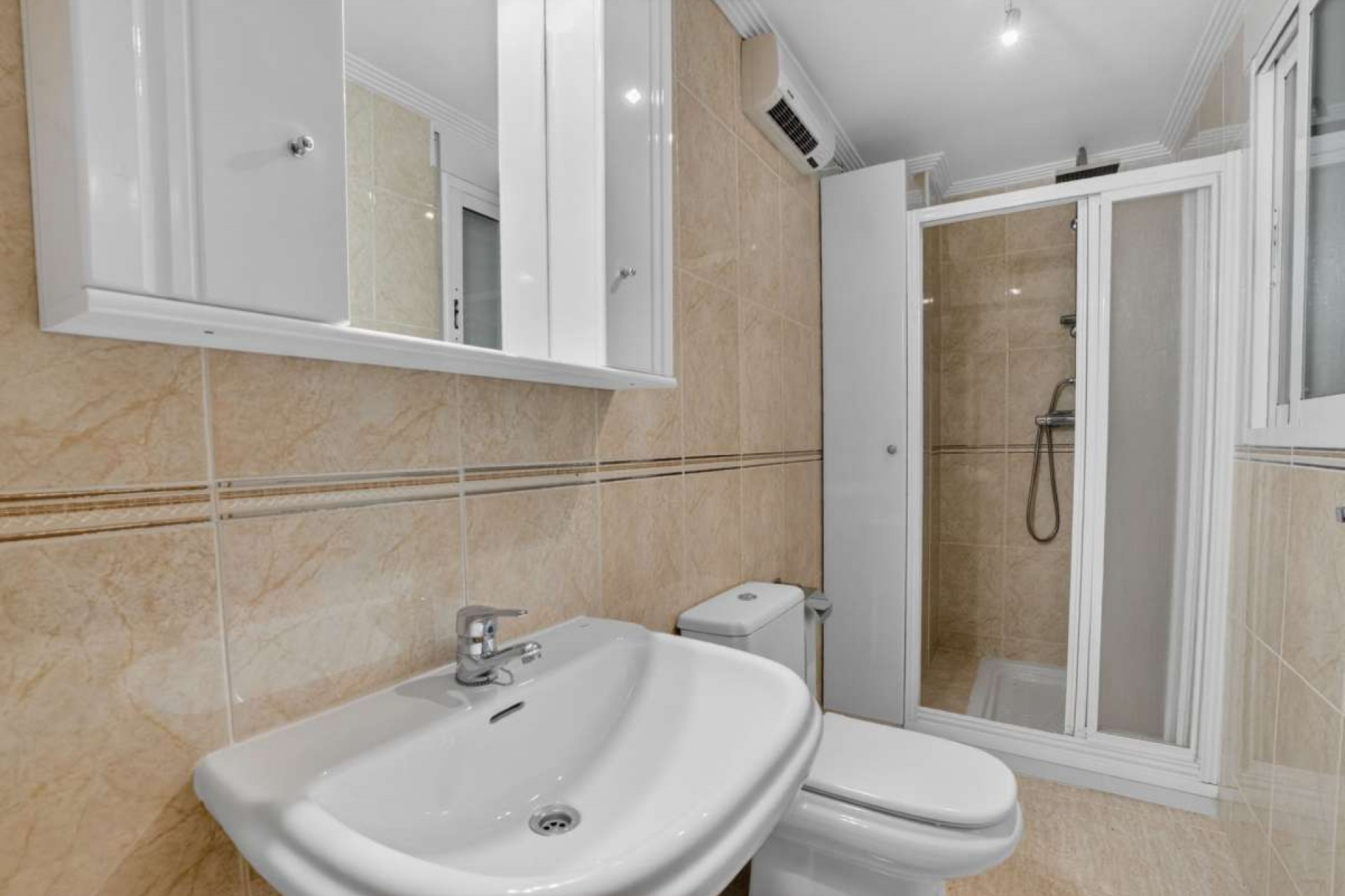 Återförsäljning - Apartment -
Torrevieja - Costa Blanca