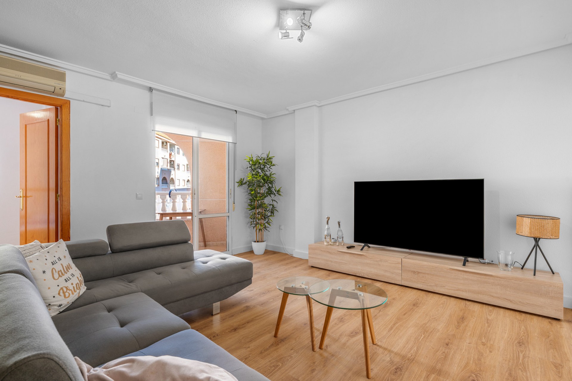 Återförsäljning - Apartment -
Torrevieja - Costa Blanca