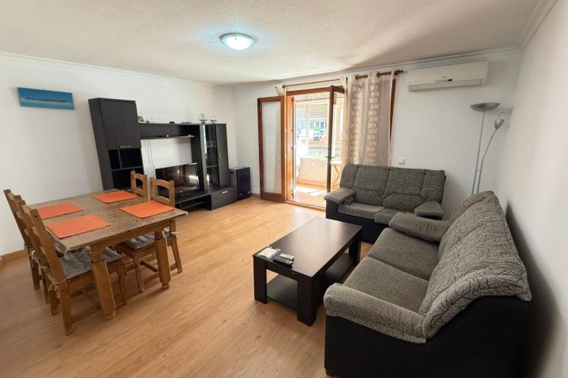 Återförsäljning - Apartment -
Torrevieja - Costa Blanca