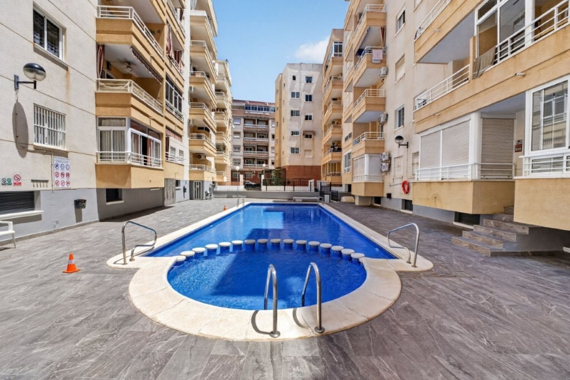 Återförsäljning - Apartment -
Torrevieja - Costa Blanca