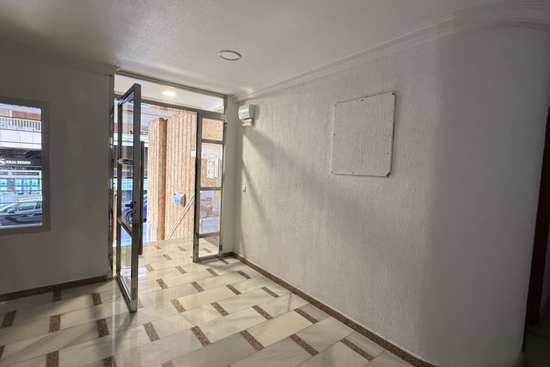 Återförsäljning - Apartment -
Torrevieja - Costa Blanca