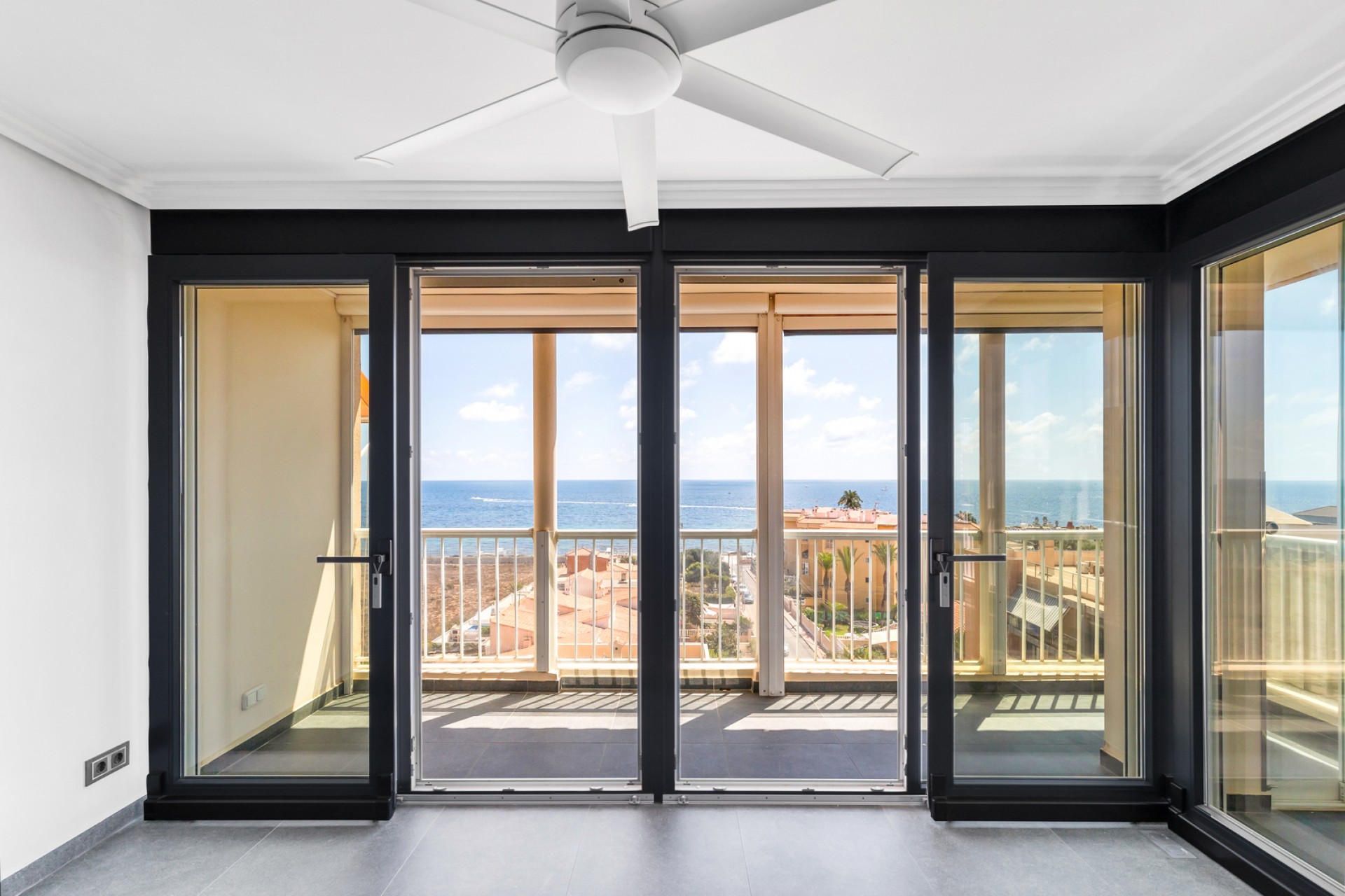 Återförsäljning - Apartment -
Torrevieja - Costa Blanca