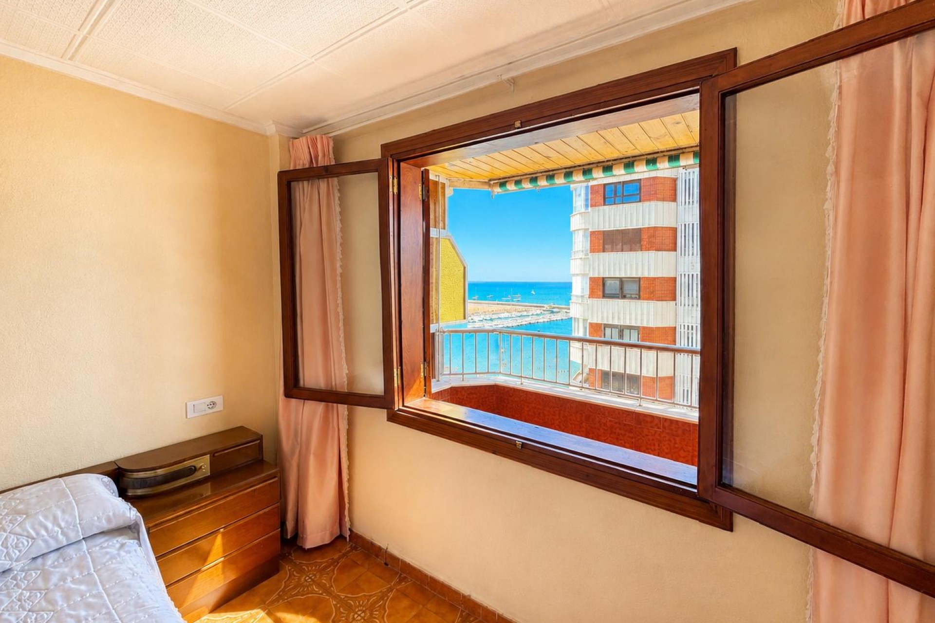 Återförsäljning - Apartment -
Torrevieja - Costa Blanca