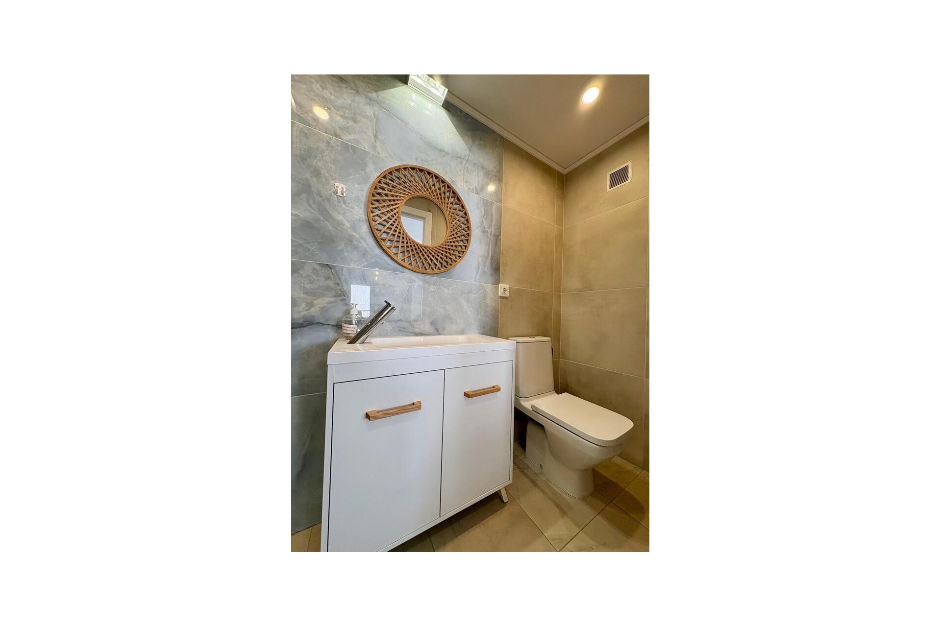 Återförsäljning - Apartment -
Torrevieja - Costa Blanca