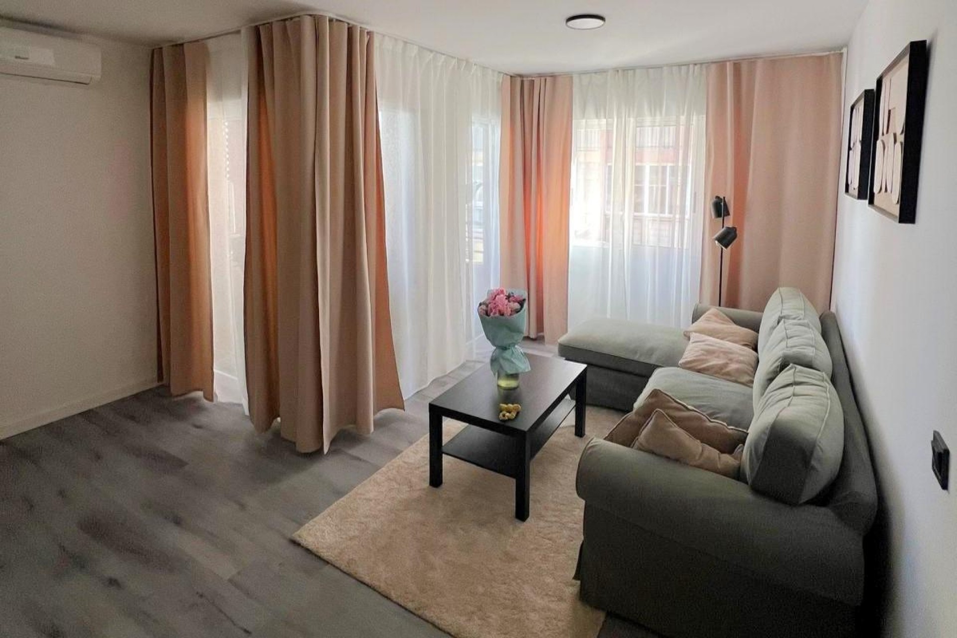Återförsäljning - Apartment -
Torrevieja - Curva Del Palangre