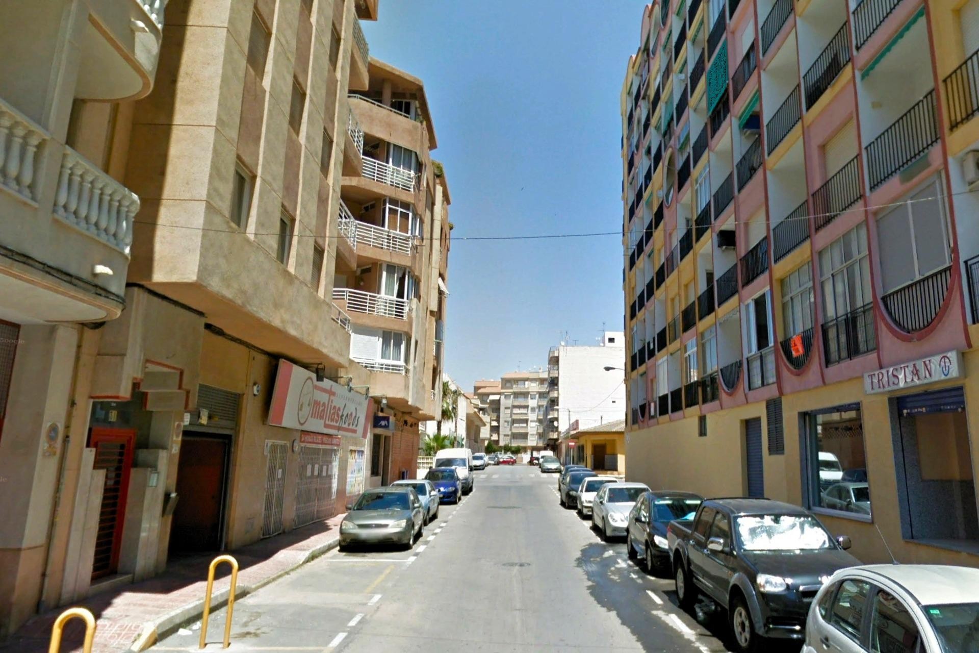 Återförsäljning - Apartment -
Torrevieja - Curva Del Palangre
