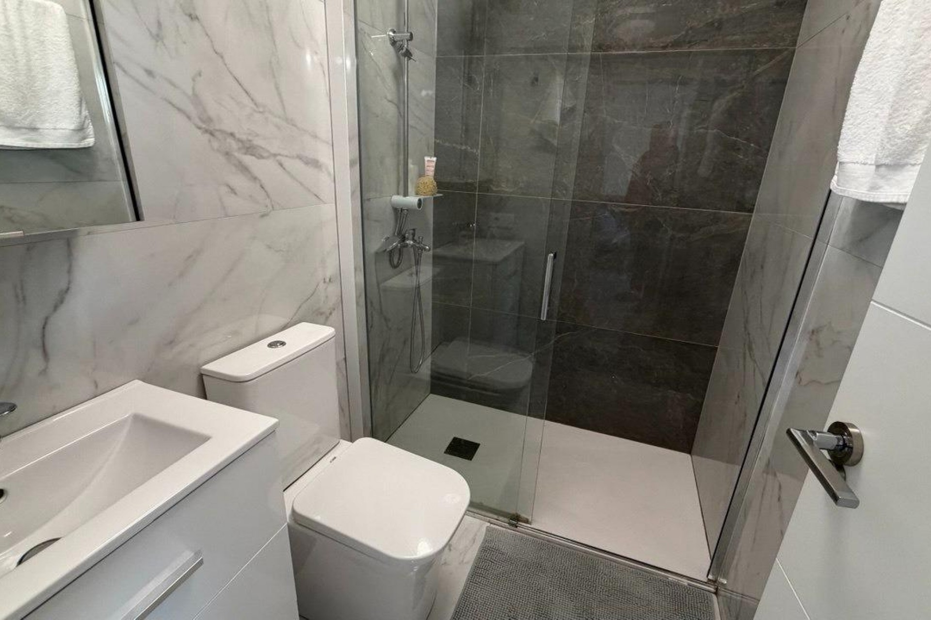Återförsäljning - Apartment -
Torrevieja - Curva Del Palangre
