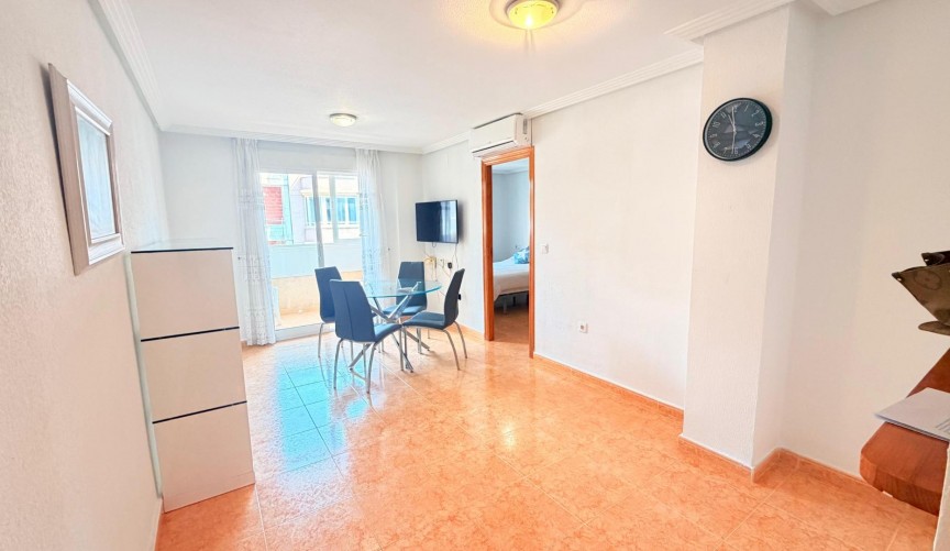Återförsäljning - Apartment -
Torrevieja - Curva Del Palangre