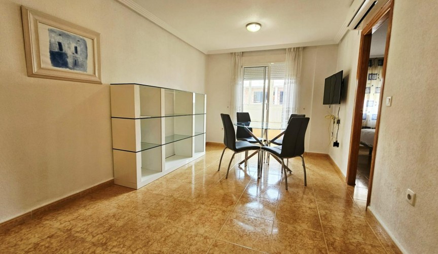 Återförsäljning - Apartment -
Torrevieja - Curva Del Palangre