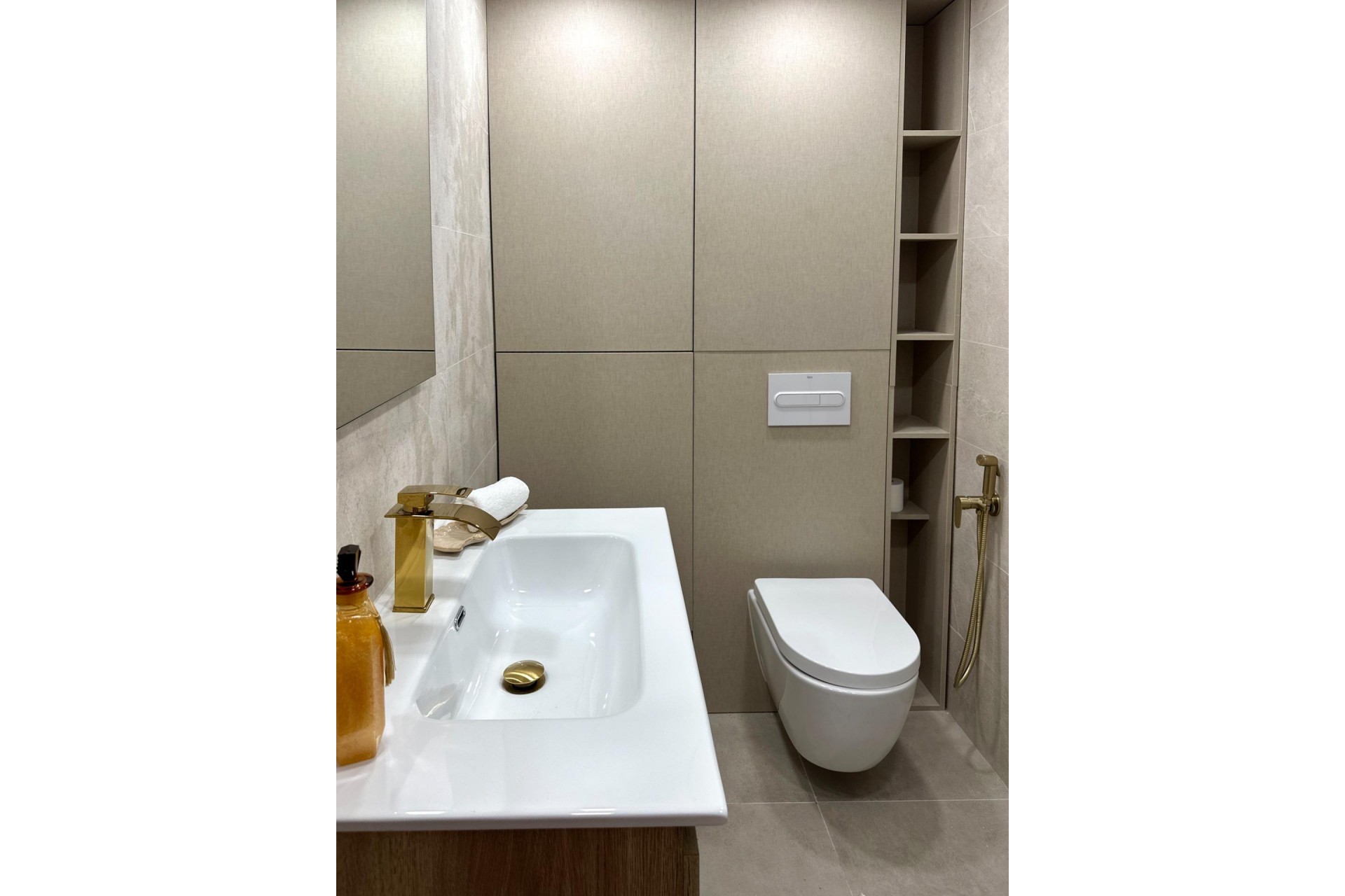 Återförsäljning - Apartment -
Torrevieja - El Acequión - Los Náufragos