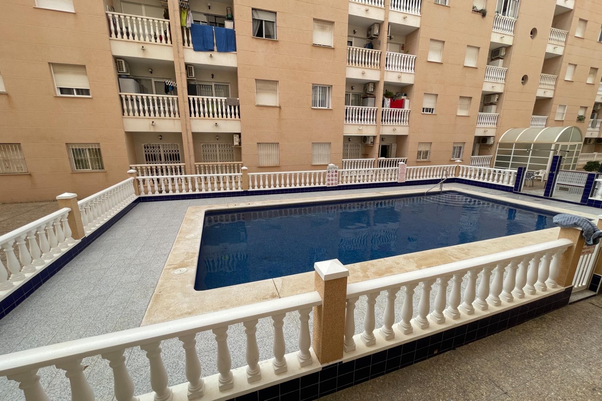 Återförsäljning - Apartment -
Torrevieja - Estacion De Autobuses