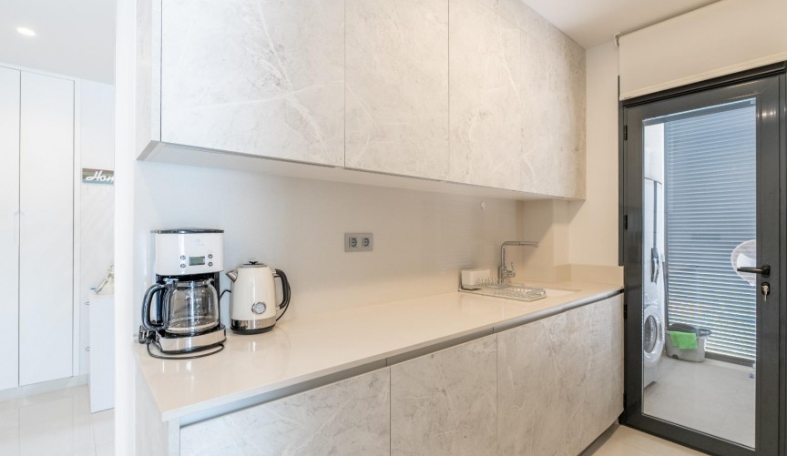 Återförsäljning - Apartment -
Torrevieja - Estacion De Autobuses