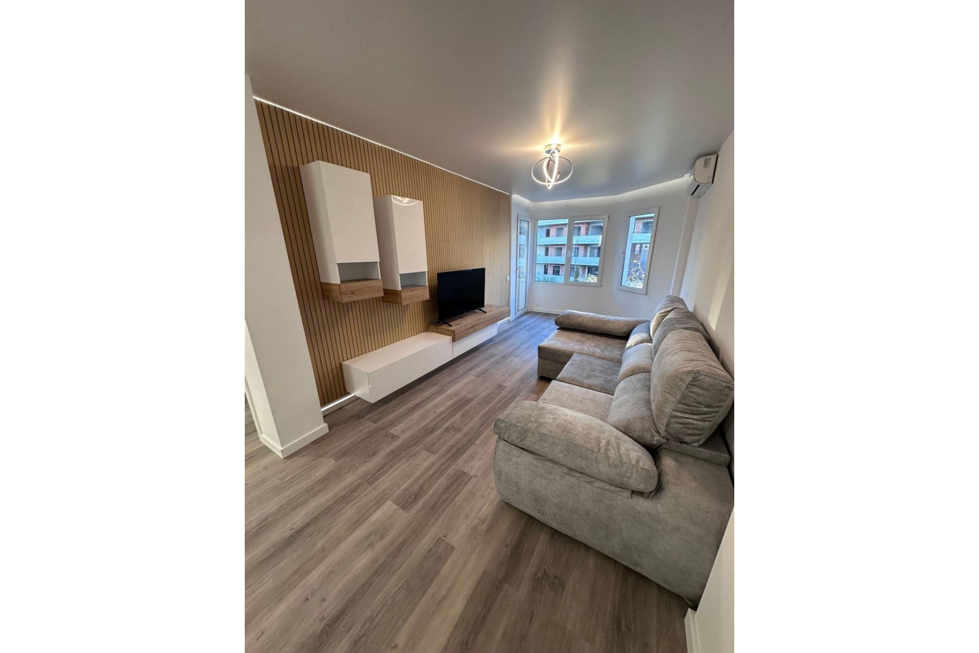 Återförsäljning - Apartment -
Torrevieja - Estacion De Autobuses