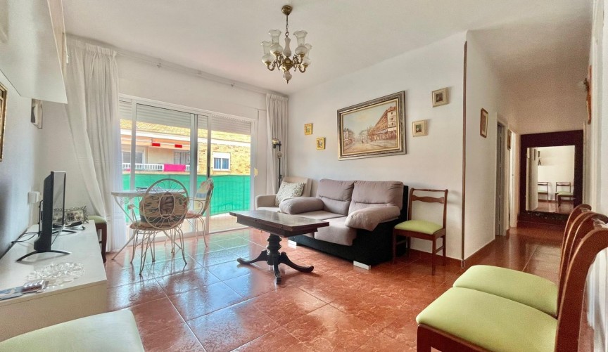 Återförsäljning - Apartment -
Torrevieja - Estacion De Autobuses