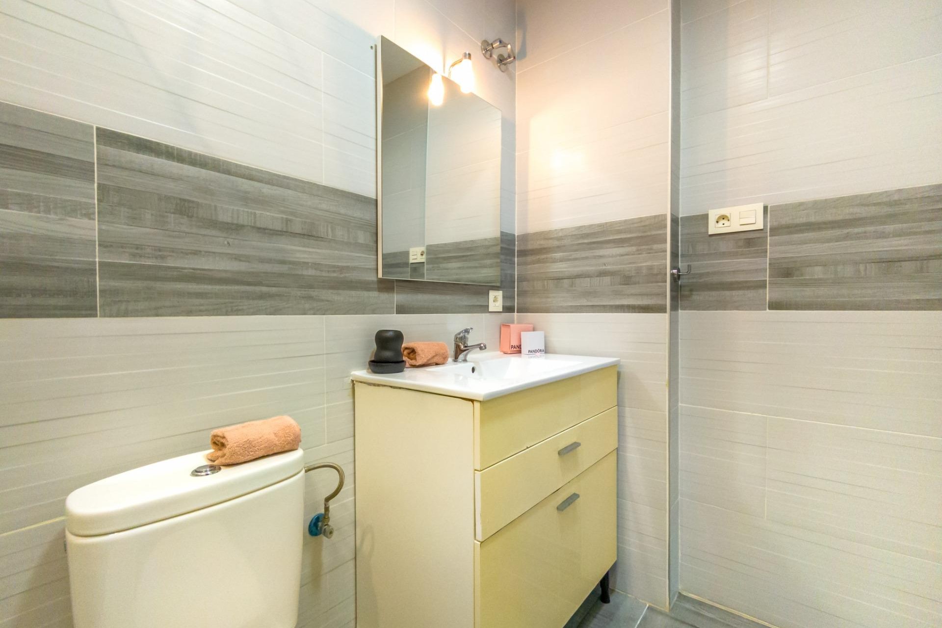 Återförsäljning - Apartment -
Torrevieja - Estacion De Autobuses