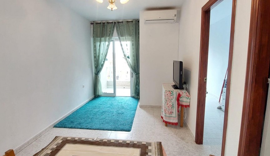 Återförsäljning - Apartment -
Torrevieja - Estacion De Autobuses