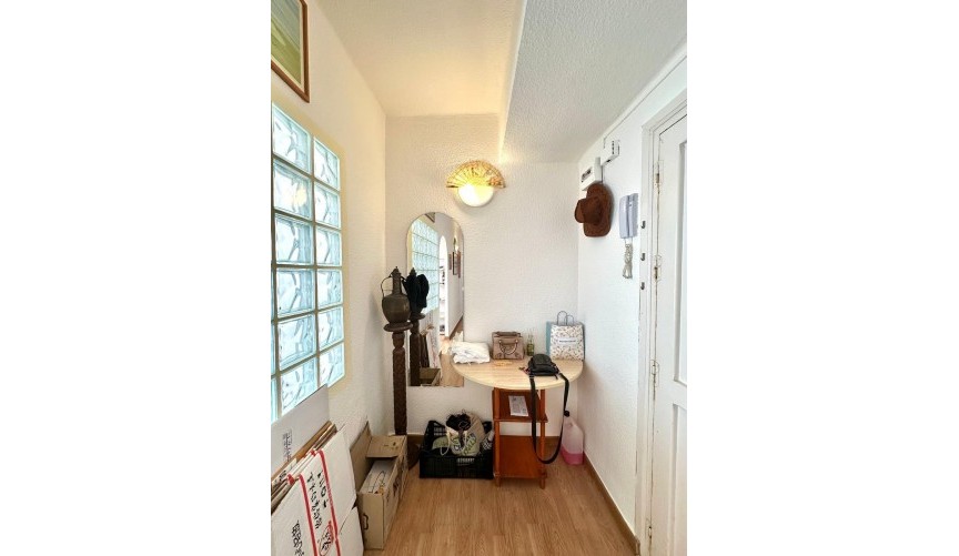 Återförsäljning - Apartment -
Torrevieja - Estacion De Autobuses