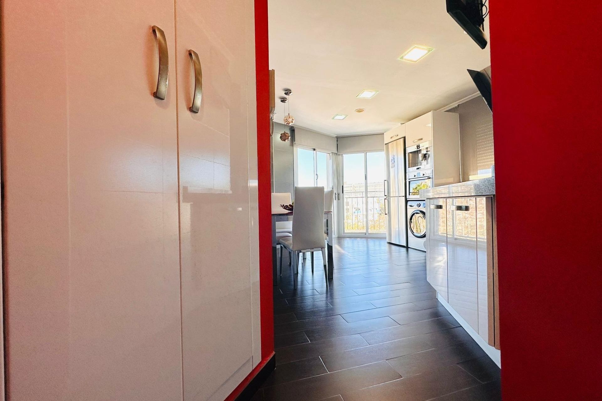 Återförsäljning - Apartment -
Torrevieja - Estacion De Autobuses