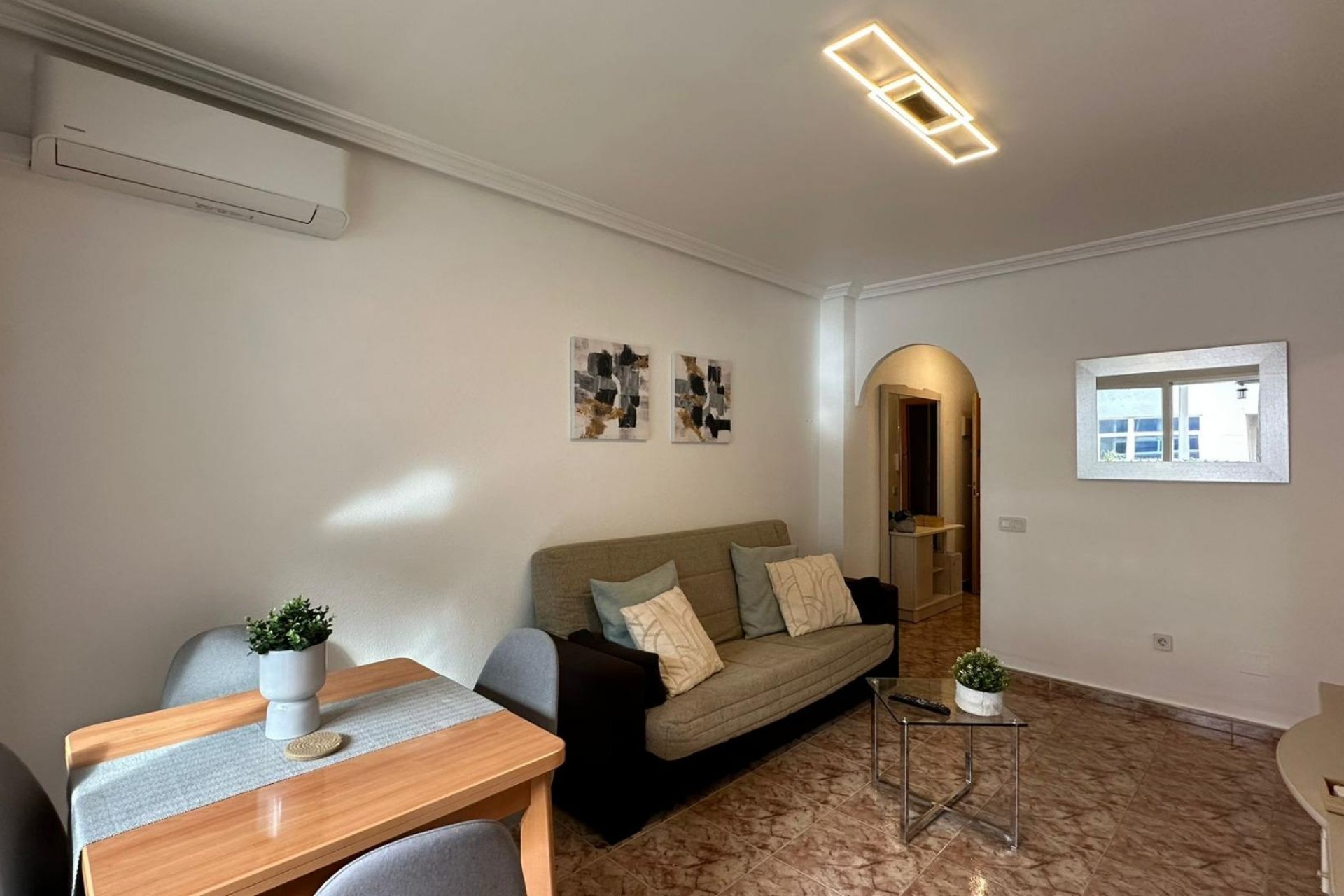 Återförsäljning - Apartment -
Torrevieja - Estacion De Autobuses