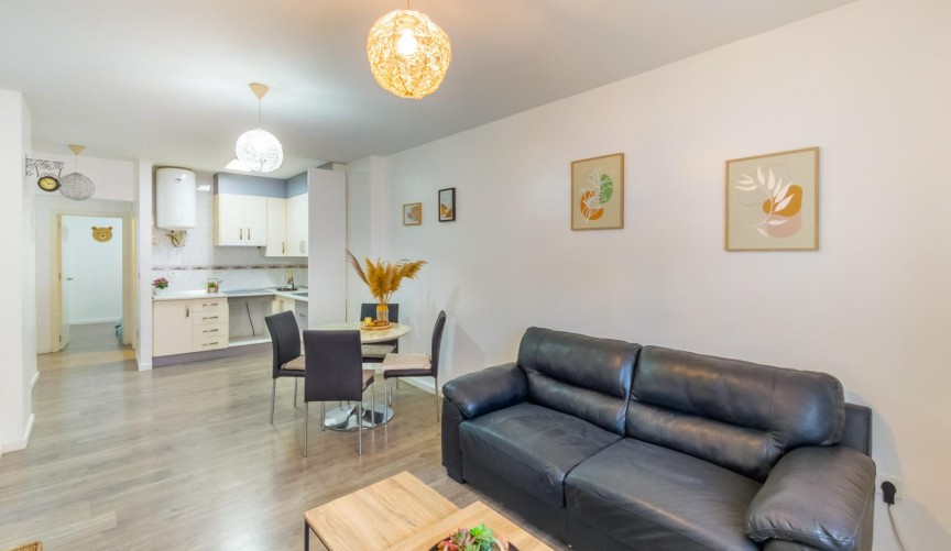 Återförsäljning - Apartment -
Torrevieja - Estacion De Autobuses