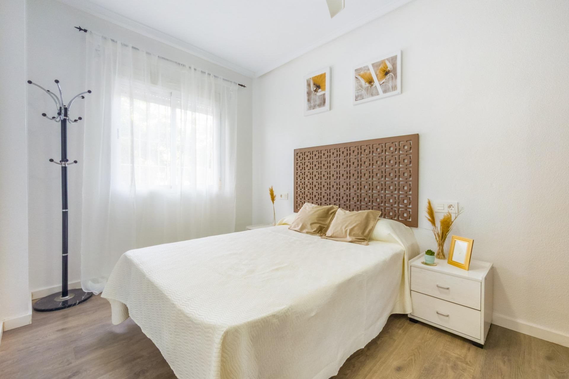 Återförsäljning - Apartment -
Torrevieja - Estacion De Autobuses