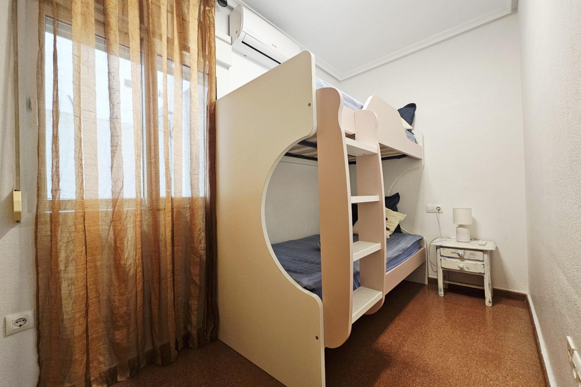 Återförsäljning - Apartment -
Torrevieja - Estacion De Autobuses