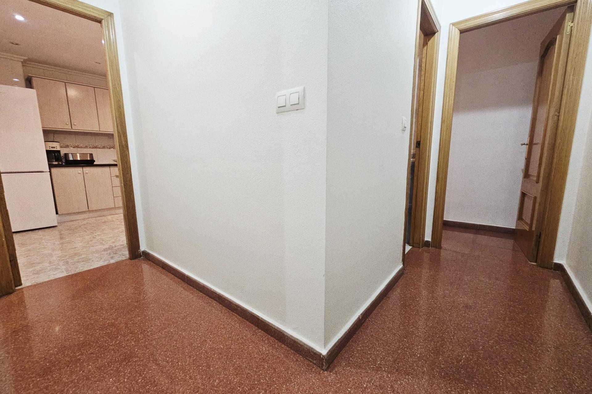 Återförsäljning - Apartment -
Torrevieja - Estacion De Autobuses