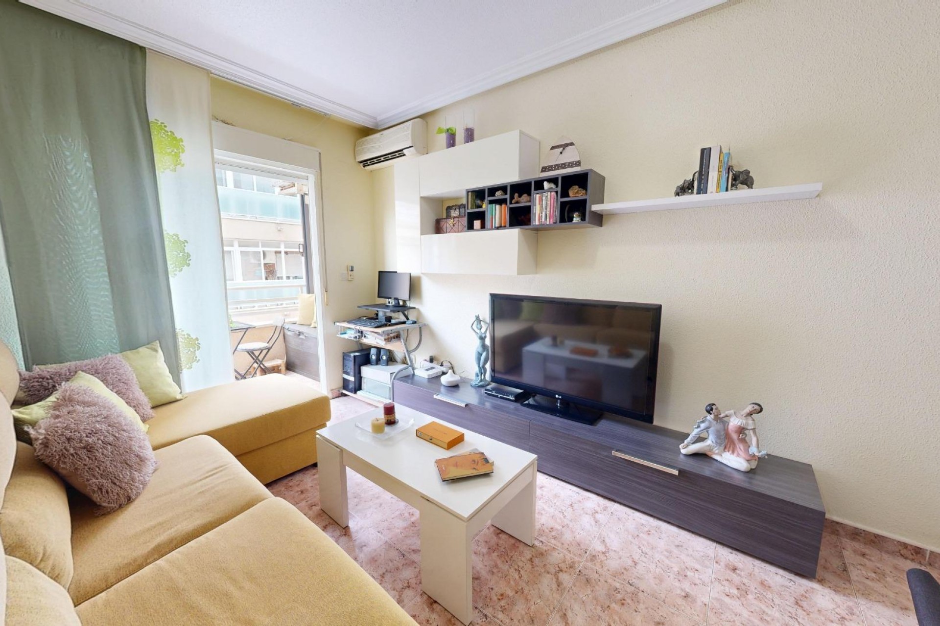 Återförsäljning - Apartment -
Torrevieja - Estacion De Autobuses