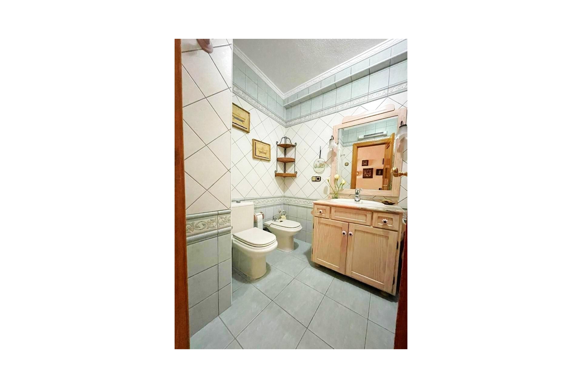 Återförsäljning - Apartment -
Torrevieja - Estacion De Autobuses