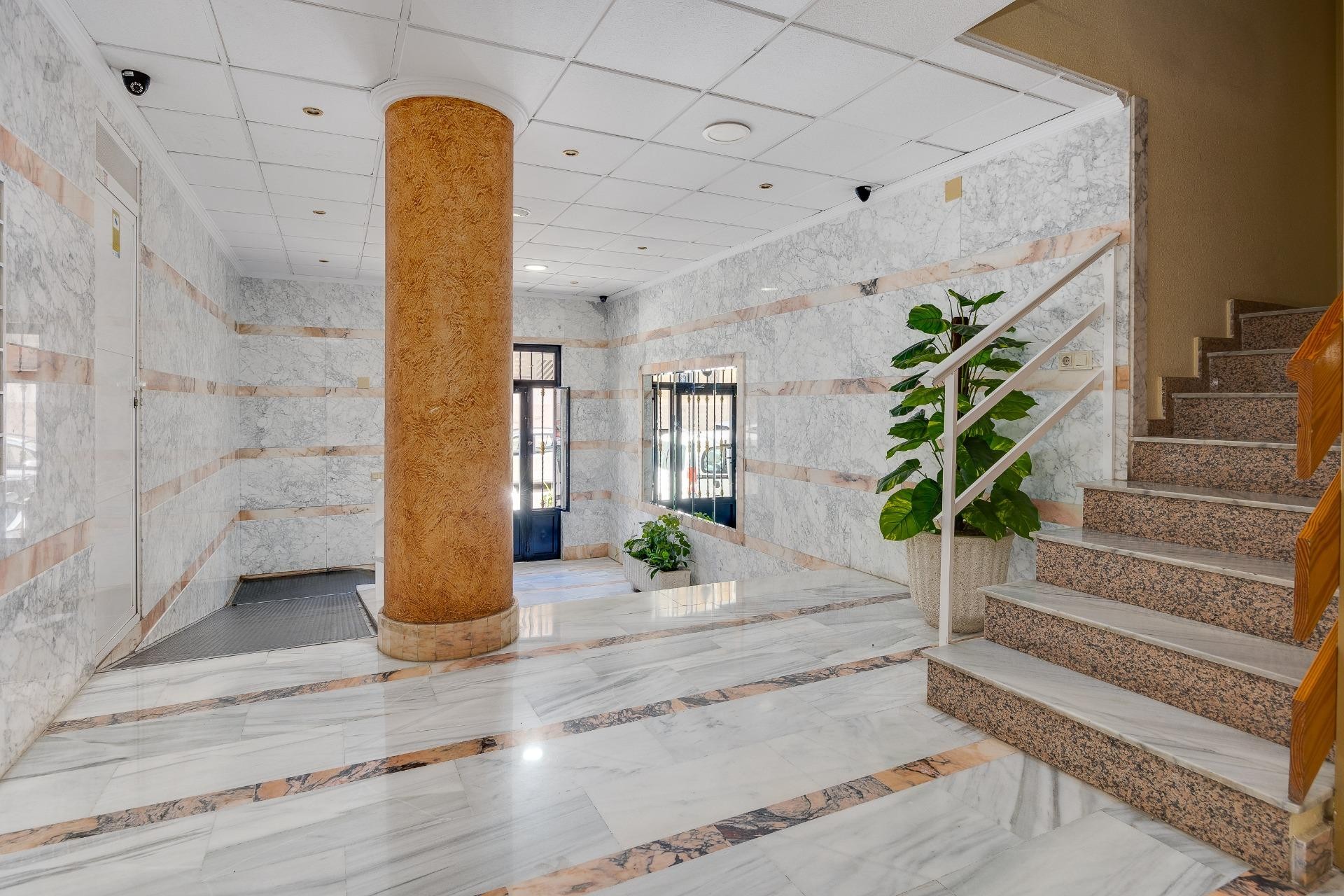 Återförsäljning - Apartment -
Torrevieja - Estacion De Autobuses