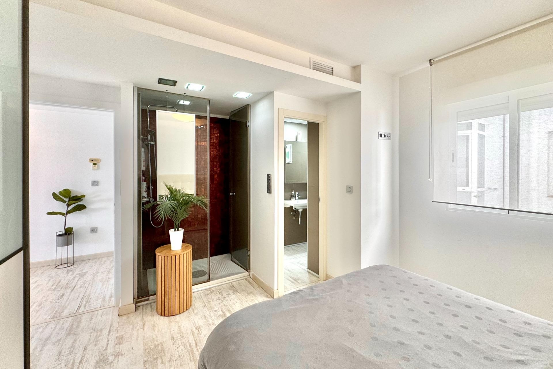 Återförsäljning - Apartment -
Torrevieja - Estacion De Autobuses