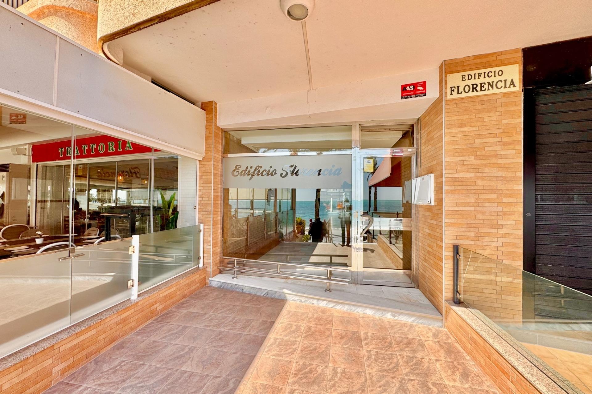 Återförsäljning - Apartment -
Torrevieja - Estacion De Autobuses