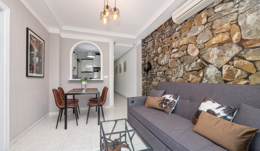 Återförsäljning - Apartment -
Torrevieja - Estacion De Autobuses