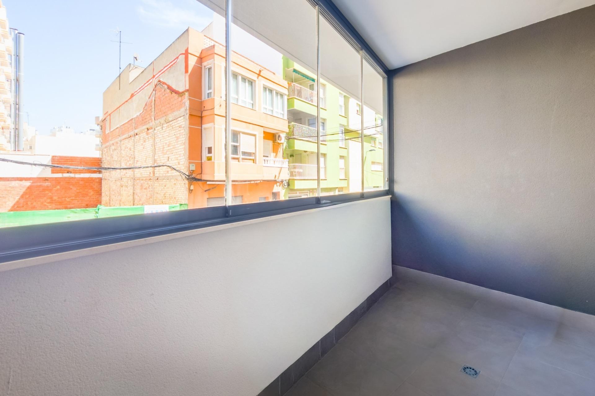 Återförsäljning - Apartment -
Torrevieja - Estacion De Autobuses