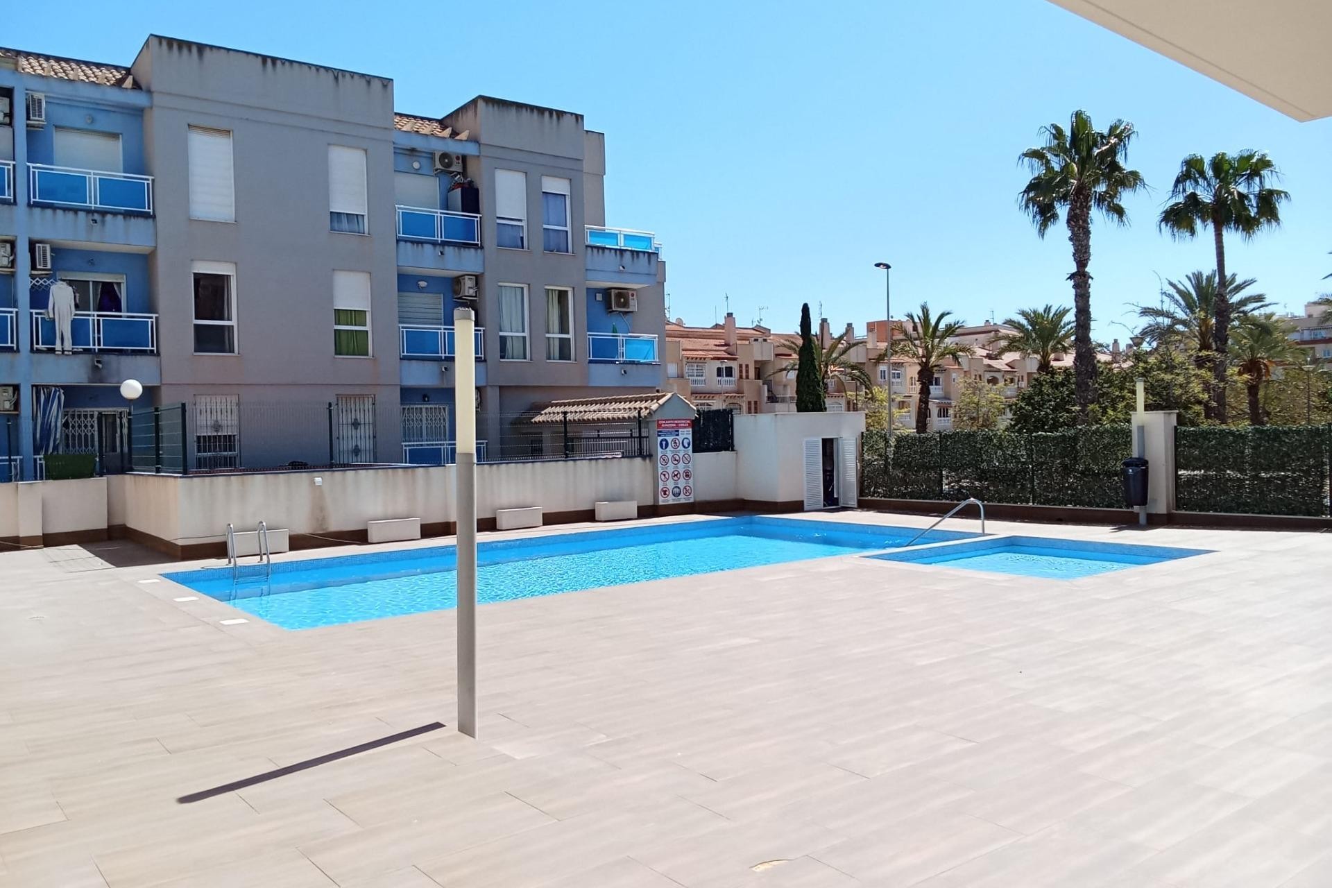 Återförsäljning - Apartment -
Torrevieja - Estacion De Autobuses