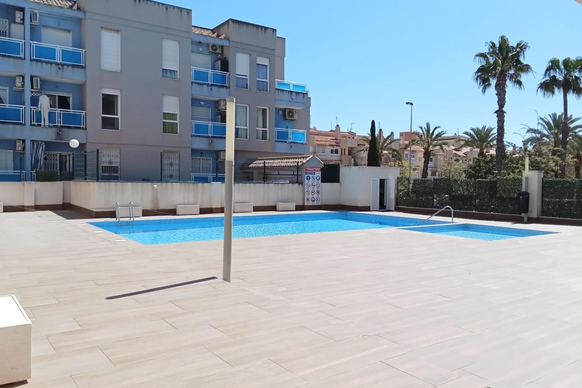Återförsäljning - Apartment -
Torrevieja - Estacion De Autobuses