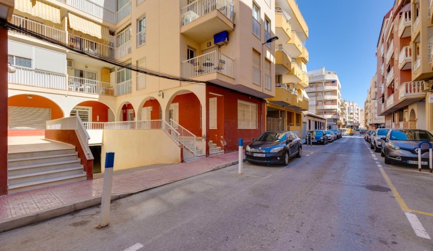Återförsäljning - Apartment -
Torrevieja - Estacion De Autobuses