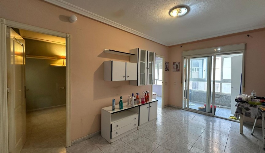 Återförsäljning - Apartment -
Torrevieja - Estacion De Autobuses